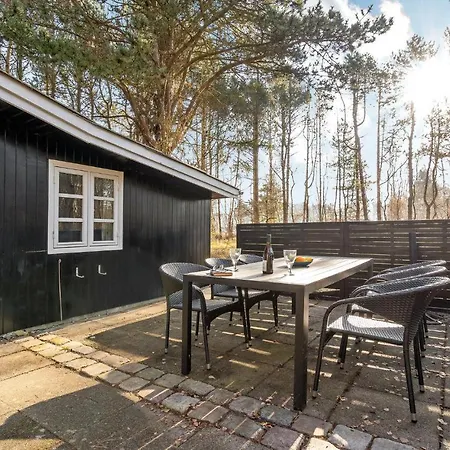 Amazing In Rdby With 2 Bedrooms 2 * Rødby