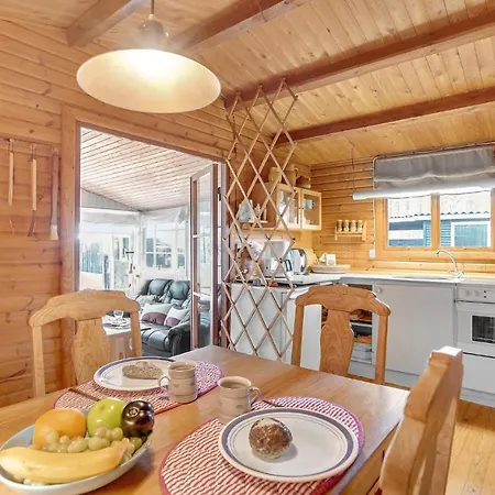 Amazing In Rdby With 2 Bedrooms 2