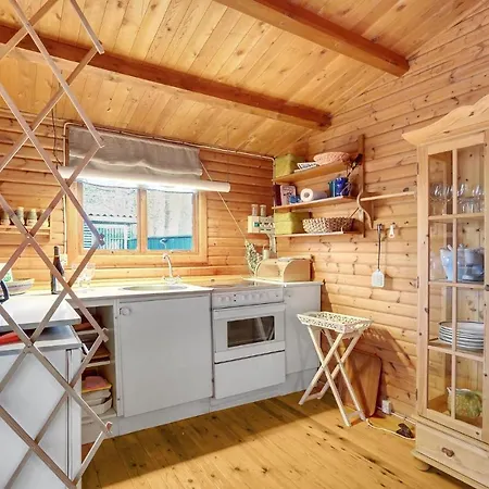 Amazing In Rdby With 2 Bedrooms 2 *