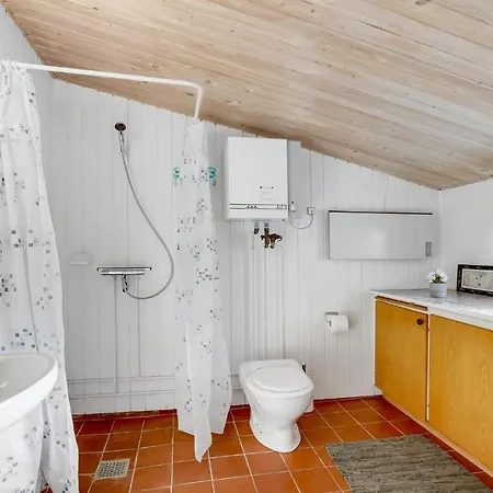 Amazing In Rdby With 2 Bedrooms 2